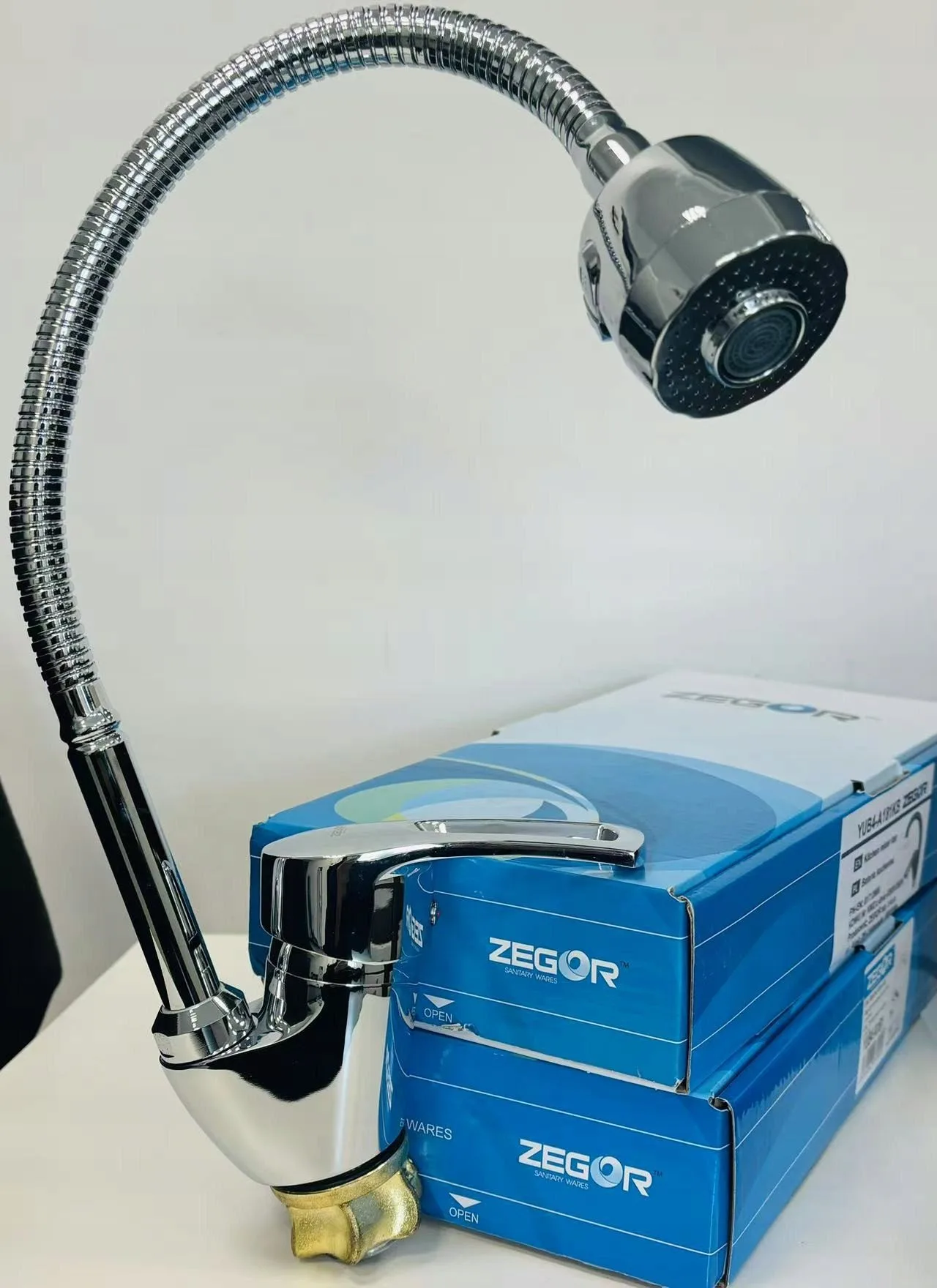 Kitchen faucet ZEGOR YUB4-E181, chrome