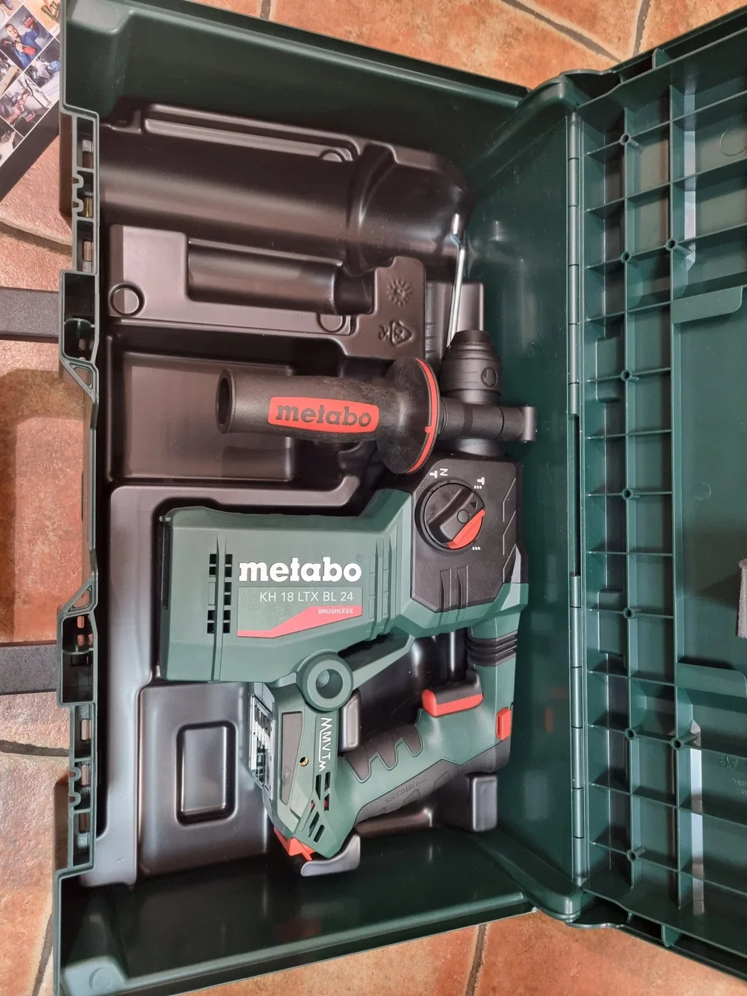 Młotowiertarka Metabo MÅOT UDAROWY OBROTOWY AKUMULATOROWY KH 18 LTX BL 24